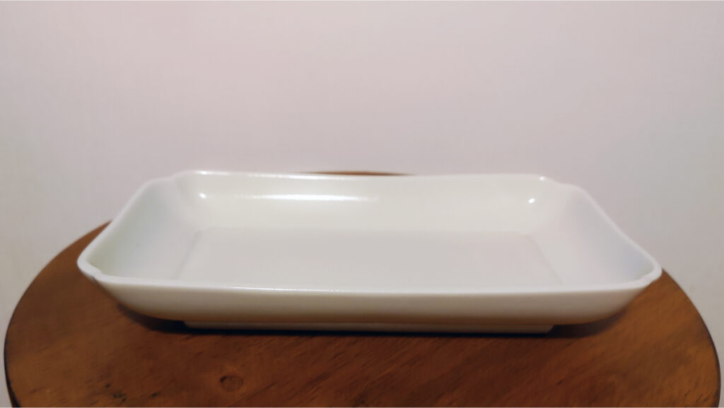 磁器の長角皿